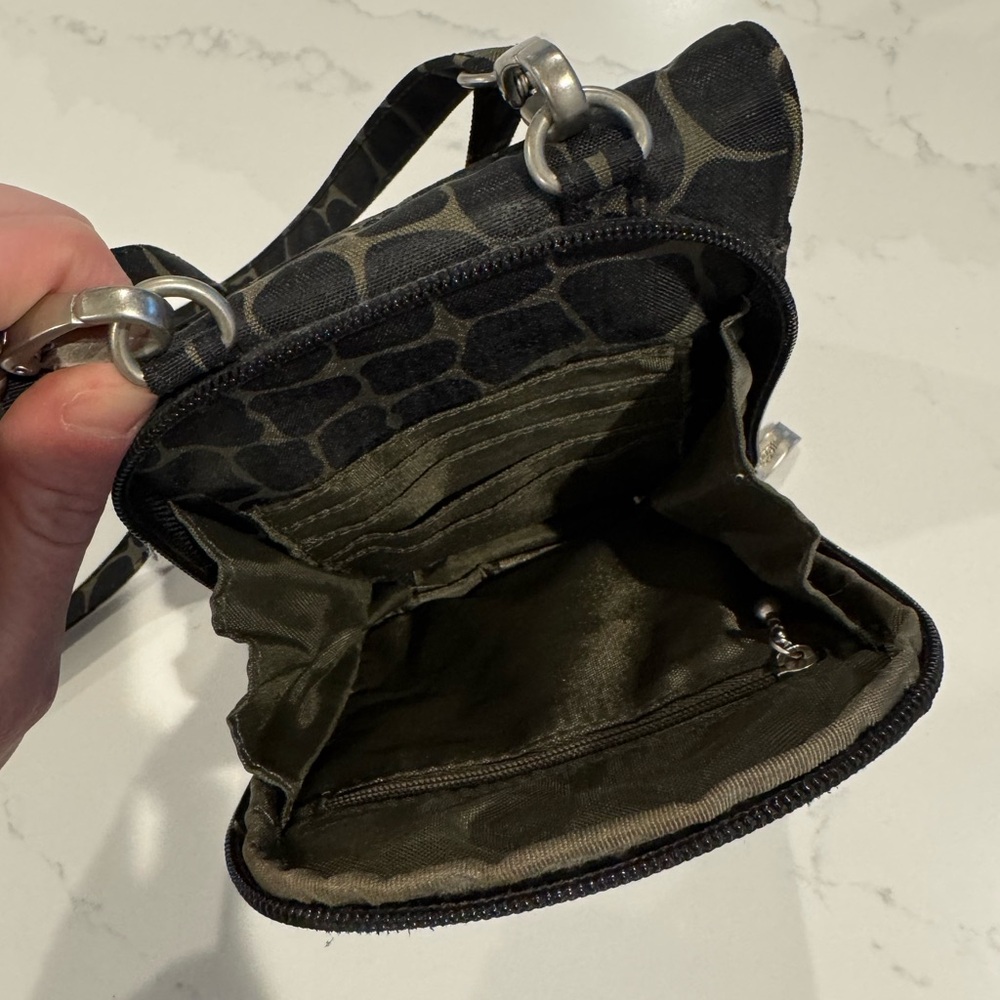 Baggallini Giraffe print Crossbody Bag - Picture 3 of 5